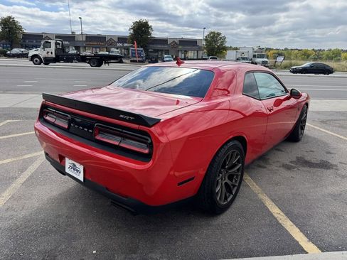 Used 2016 Dodge Challenger SRT Hellcat image 7