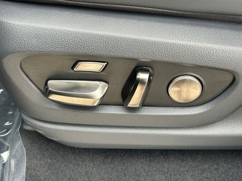 Used 2025 Lexus LX 700h Luxury image 31