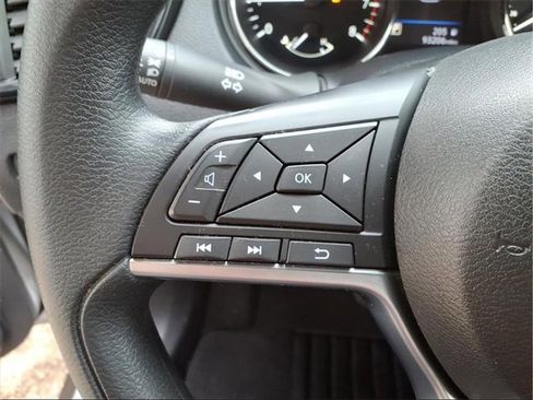 Used 2019 Nissan Rogue S image 17