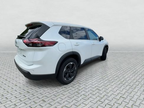 Used 2024 Nissan Rogue SV AWD/4WD image 8