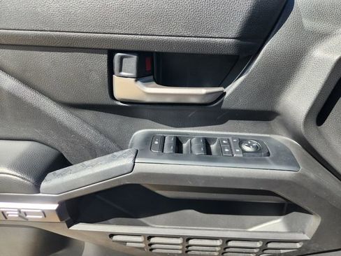 Certified 2025 Toyota Tacoma TRD Off-Road image 21