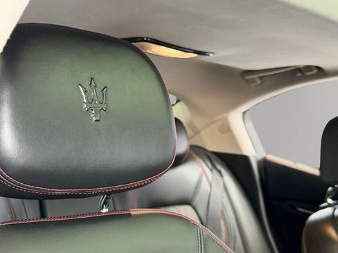 Used 2017 Maserati Ghibli image 19