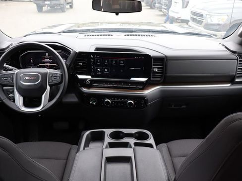 Used 2024 GMC Sierra 1500 Elevation image 39
