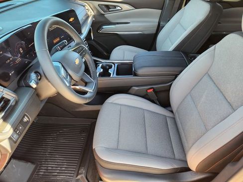 New 2026 Chevrolet Traverse LT w/ Driver Confidence Package FWD image 10