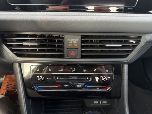 Certified 2025 Volkswagen Jetta SEL image 15