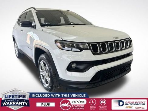 Used 2024 Jeep Compass Latitude AWD/4WD image 1
