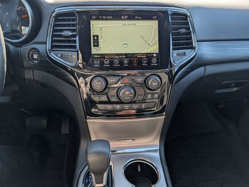 Used 2022 Jeep Grand Cherokee Laredo E w/ Security & Convenience Group AWD/4WD image 22