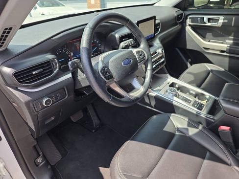 Used 2020 Ford Explorer XLT w/ Equipment Group 202A RWD image 9