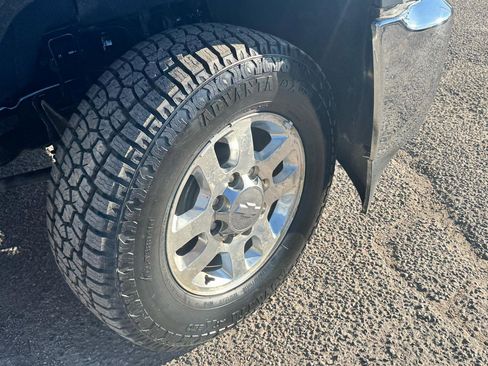 Used 2015 Chevrolet Silverado 2500 LT w/ LT Convenience Package image 10