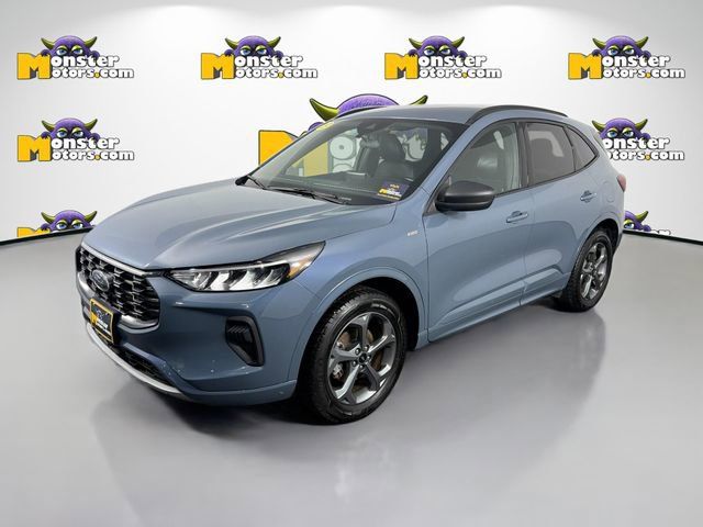 Used 2023 Ford Escape ST-Line w/ Equipment Group 301A AWD/4WD image 1