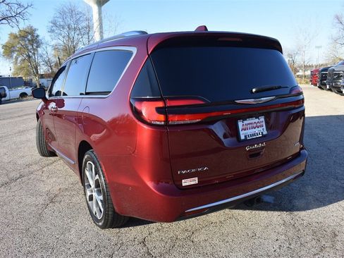 Used 2021 Chrysler Pacifica Pinnacle image 5