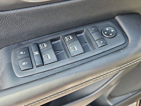 New 2026 Chrysler Pacifica Select image 22