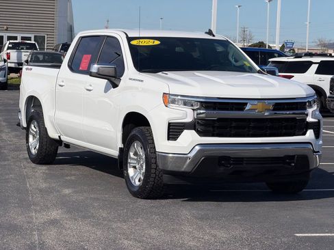 Used 2024 Chevrolet Silverado 1500 LT image 2