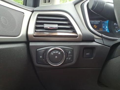 Used 2014 Ford Fusion SE w/ Equipment Group 502A FWD image 19