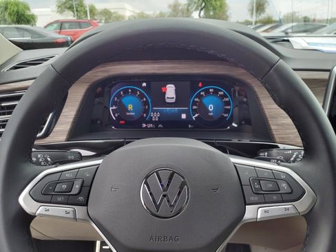 New 2025 Volkswagen Atlas SEL Premium R-Line image 18