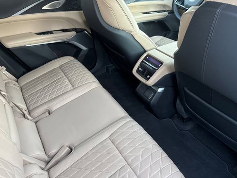 Certified 2025 Cadillac Lyriq Luxury w/ Nappa Leather Package image 17