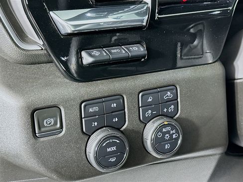 Used 2023 Chevrolet Silverado 1500 LTZ w/ Technology Package AWD/4WD image 11