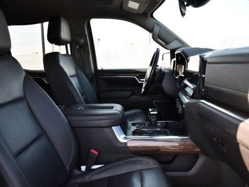 Used 2022 Chevrolet Silverado 1500 LT w/ Leather Package AWD/4WD image 22