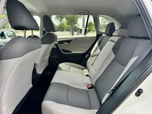 Used 2024 Toyota RAV4 XLE FWD image 15