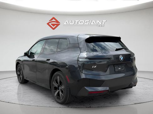 Used 2024 BMW iX xDrive50 w/ Sport Package AWD/4WD image 4