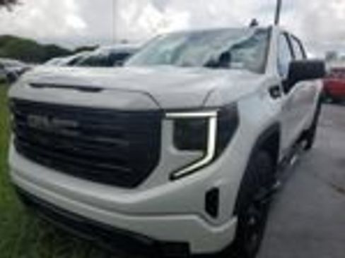 Used 2023 GMC Sierra 1500 Elevation AWD/4WD image 3