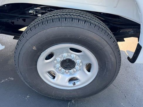 New 2026 Chevrolet Express 2500 image 29