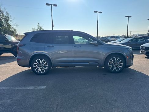 Used 2021 Cadillac XT6 Sport w/ Platinum Package AWD/4WD image 10