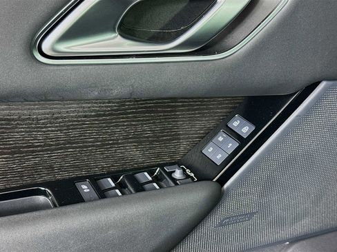 Used 2026 Land Rover Range Rover Velar Dynamic SE image 19