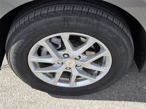 Certified 2023 Chevrolet Equinox LS w/ Driver Confidence II Package image 9