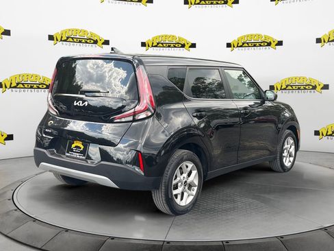 Used 2025 Kia Soul LX w/ LX Technology Package FWD image 5