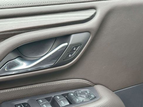 Used 2024 GMC Yukon Denali image 17