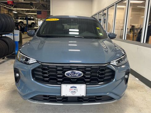 Used 2023 Ford Escape ST-Line Select AWD/4WD image 3