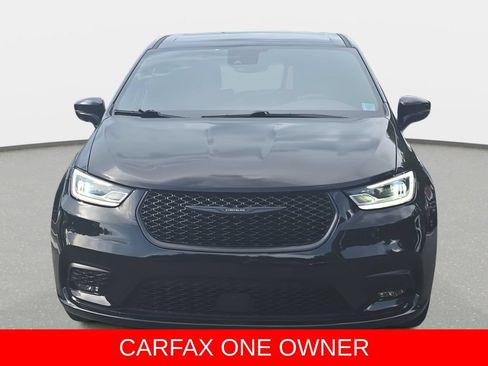 Used 2022 Chrysler Pacifica Touring-L w/ S Appearance Package FWD image 2