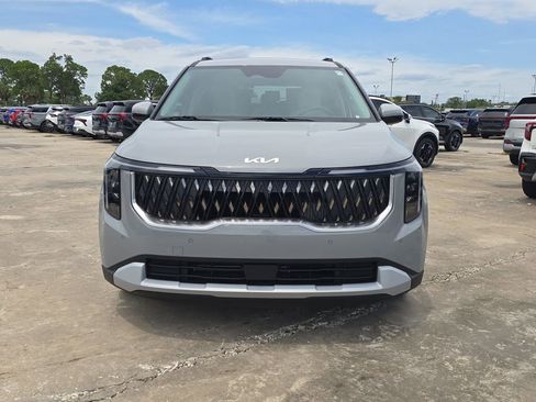 New 2026 Kia Carnival EX FWD image 3