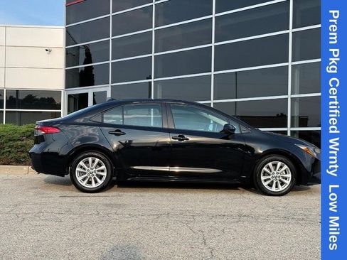 Used 2025 Toyota Corolla LE w/ LE Premium Package FWD image 2