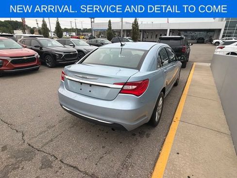 Used 2012 Chrysler 200 Touring FWD image 9