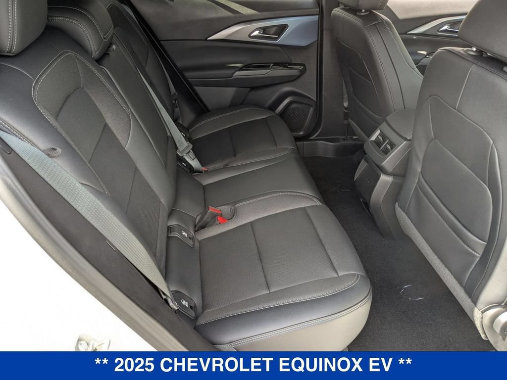 New 2025 Chevrolet Equinox EV LT AWD/4WD image 39