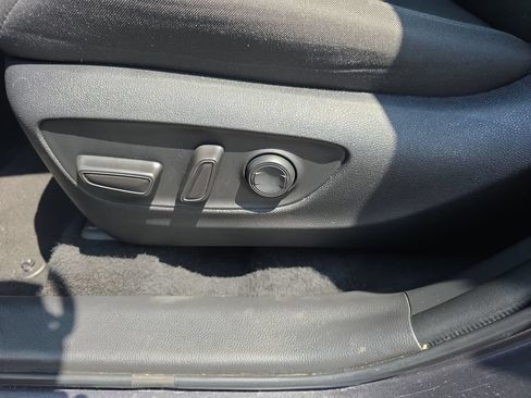 Used 2024 Toyota RAV4 XLE FWD image 15
