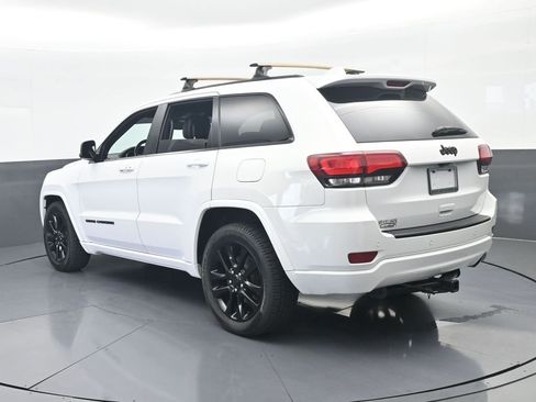 Used 2018 Jeep Grand Cherokee Altitude image 4