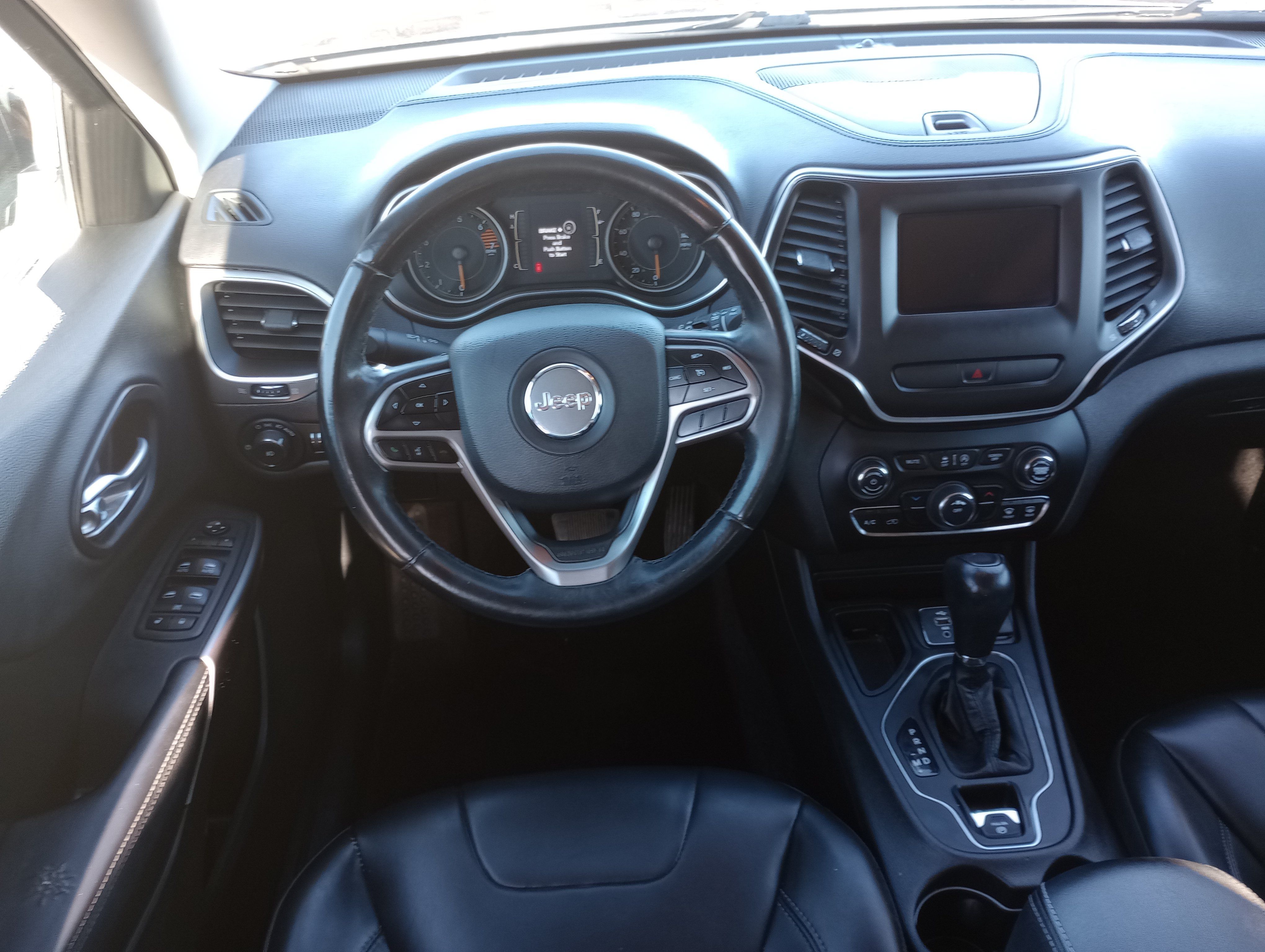 Used 2019 Jeep Cherokee Latitude Plus FWD image 9