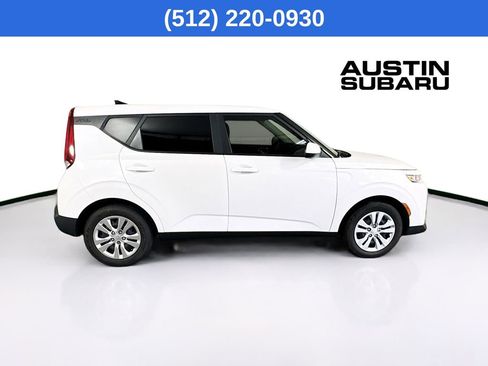 Used 2022 Kia Soul LX image 8