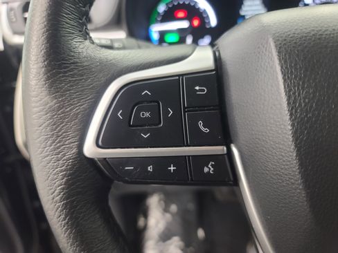 Used 2024 Toyota Sienna XLE image 28