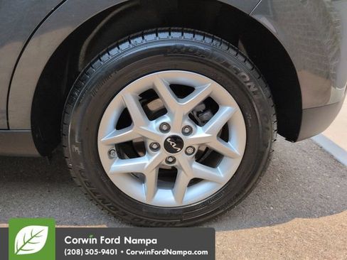 Used 2024 Kia Soul LX w/ Option Group 015 FWD image 31