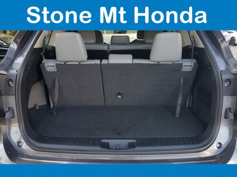 Used 2023 Toyota Highlander XLE FWD image 10