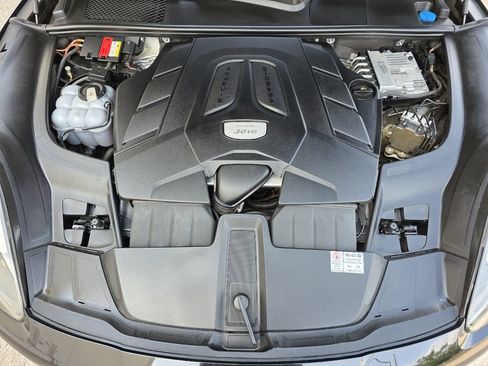 Used 2020 Porsche Cayenne image 35