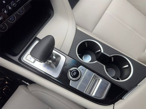 Used 2025 Genesis G70 2.5T image 70