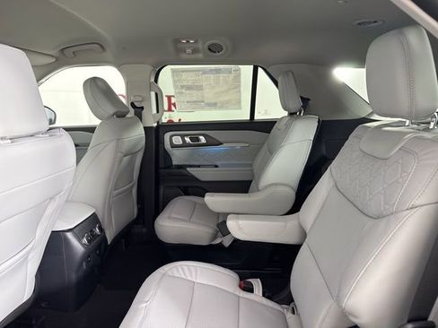 New 2026 Ford Explorer Platinum w/ LUX Leather Package image 18