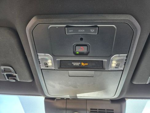 Used 2025 Toyota Tacoma TRD Sport AWD/4WD image 26