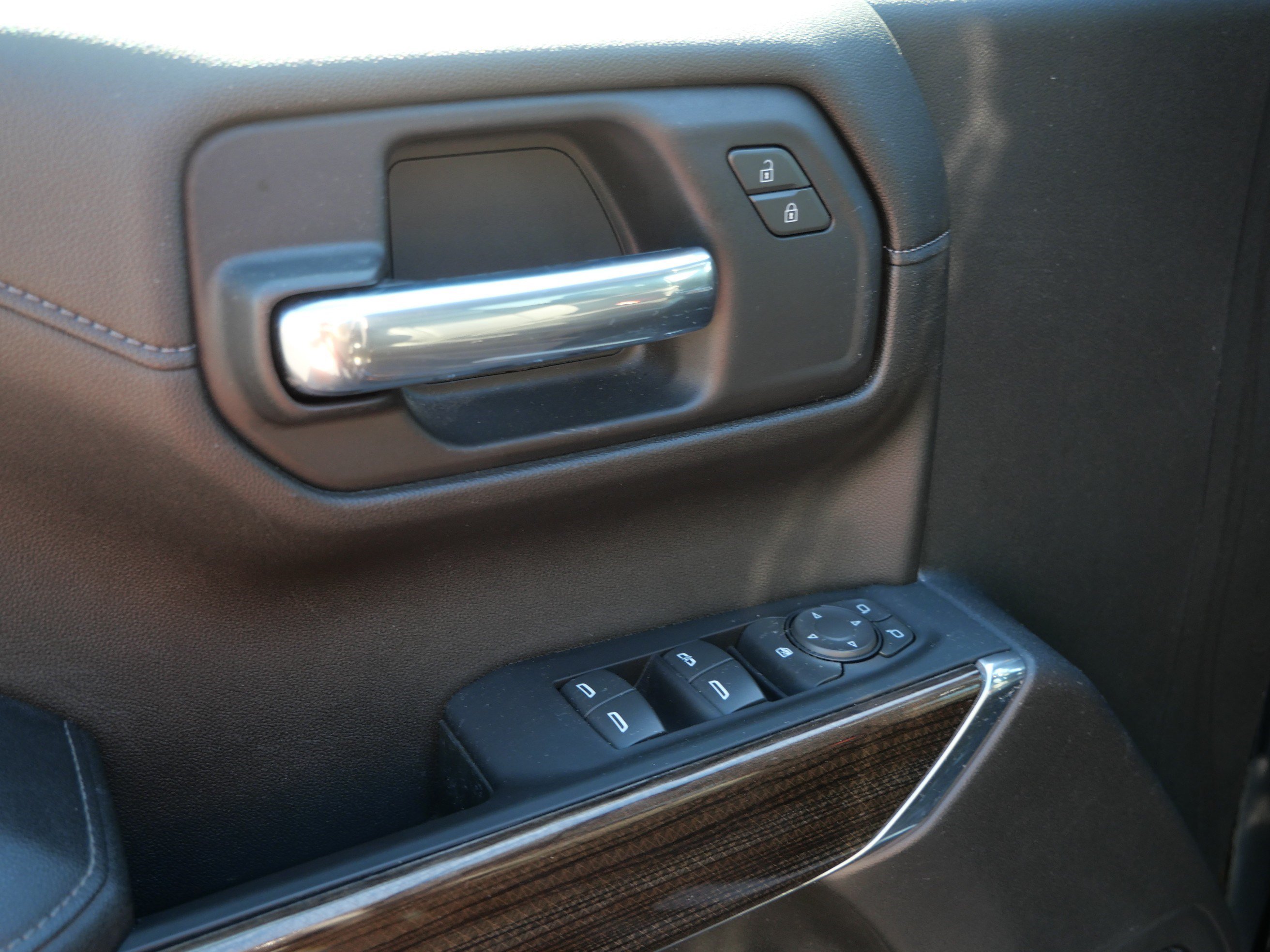 Used 2022 Chevrolet Silverado 1500 LT Trail Boss w/ LT Trail Boss Premium Package AWD/4WD image 20