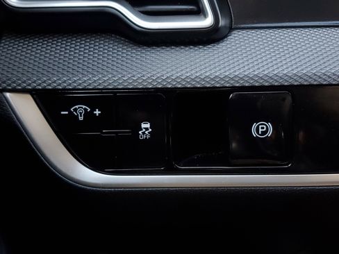 Used 2025 Kia Sportage LX image 31